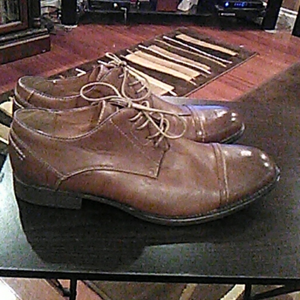 Shoes - Picture 3 of 8